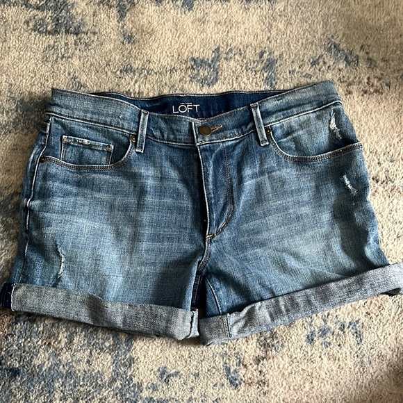 LOFT Pants - Women’s Loft Jean Shorts, Never Worn, Size 28/6
